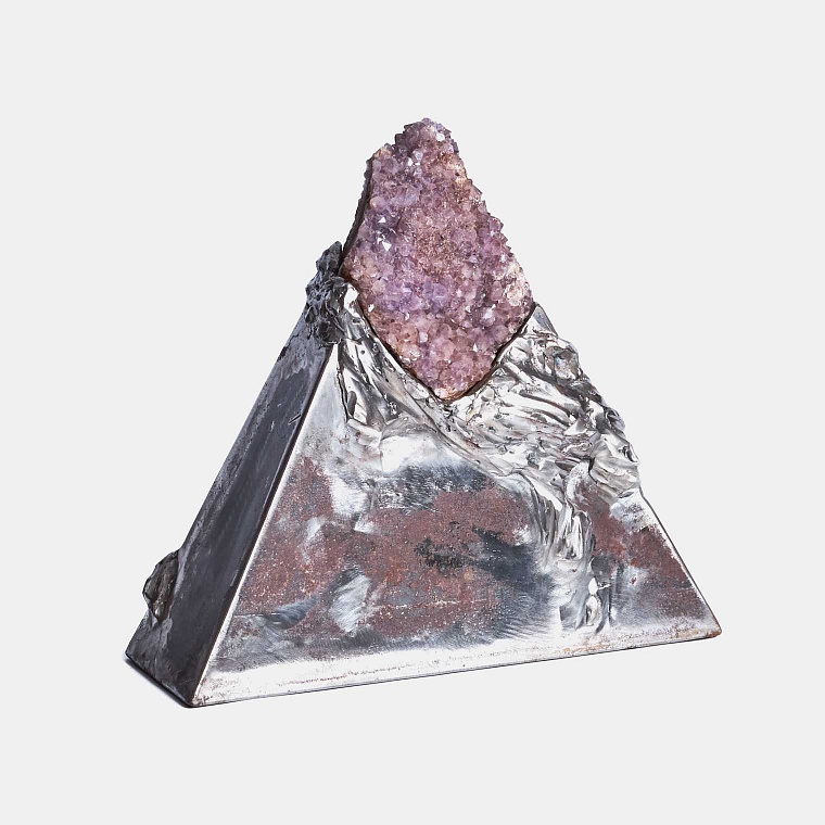 Acron - Sculpture with amethyst